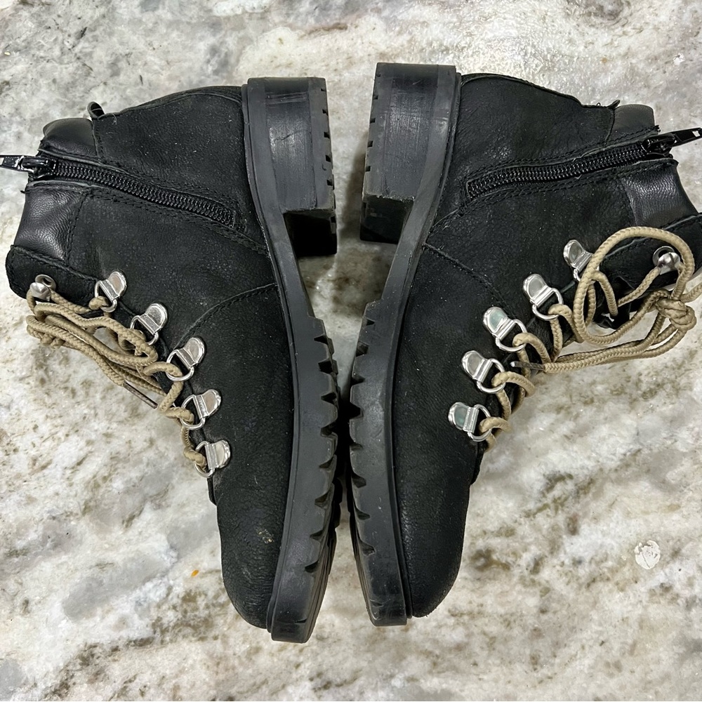 Steve Madden Lora Black Patent Leather Combat Side Zip Hiking Boots Size 5.5 - Picture 6 of 15